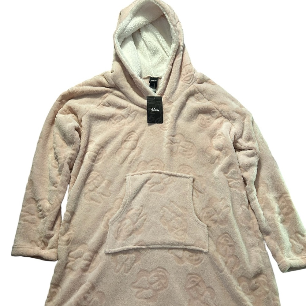 Disney women’s Minnie Mouse size xl Super soft and warm cream and white pajama